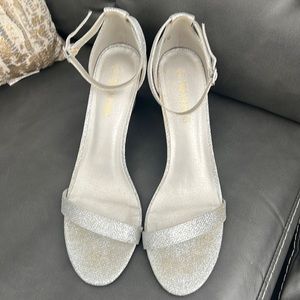 💥WOMENS SZ 12 HEELS